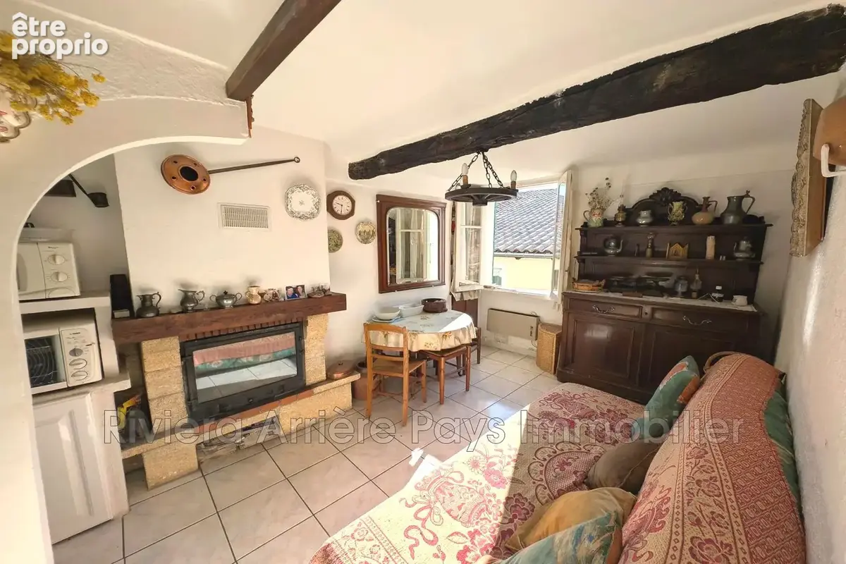 Appartement 1 pièce 28 m² à vendre à Puget-Theniers (06260) - photo 2