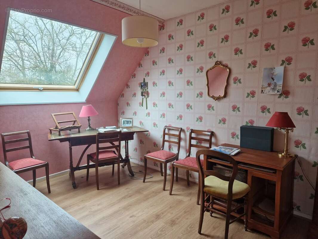 Maison 180 m² à Voisins-Le-Bretonneux  - photo 7