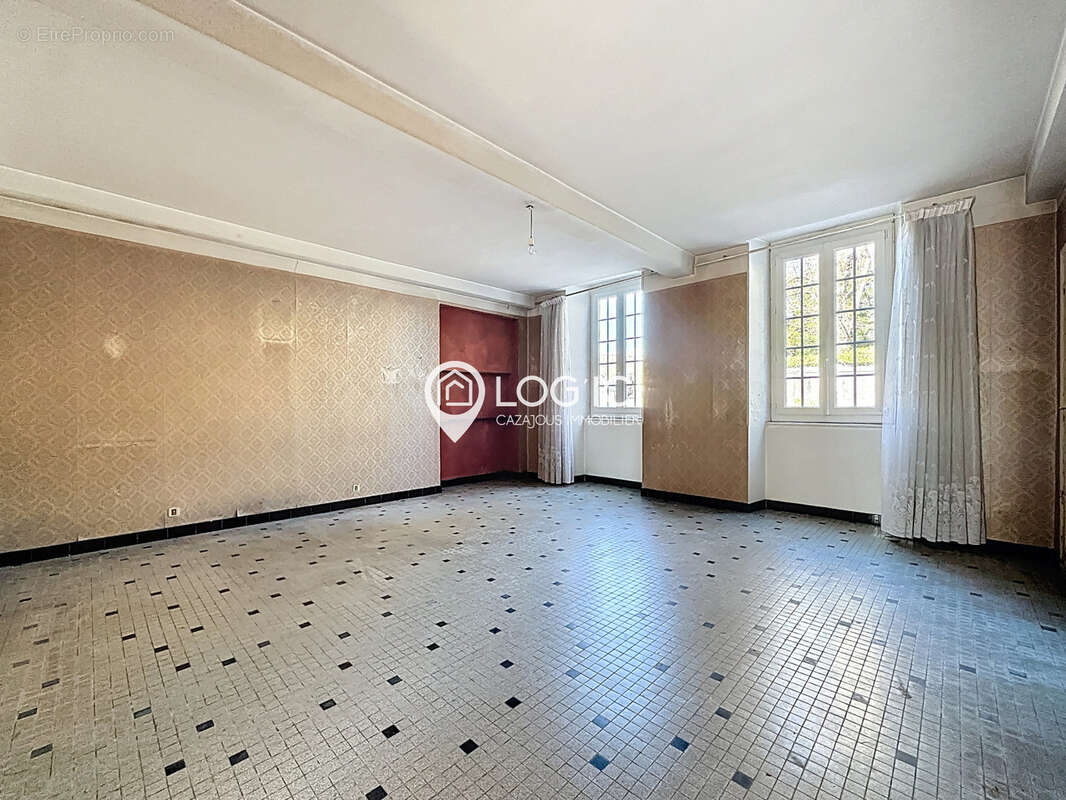 Appartement à NAY