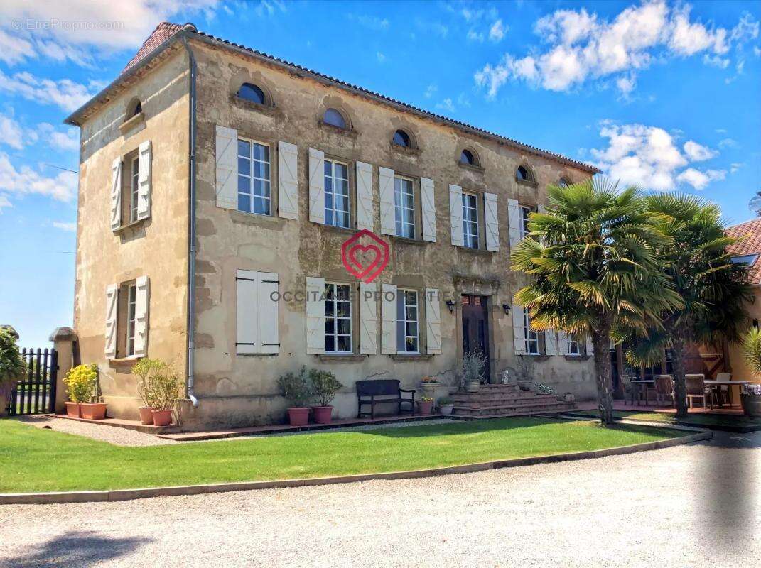 Manoir de luxe avec vue sur la montagne et le paysage panoramique, piscine, et potentiel chambres d'hôtes - photo 3