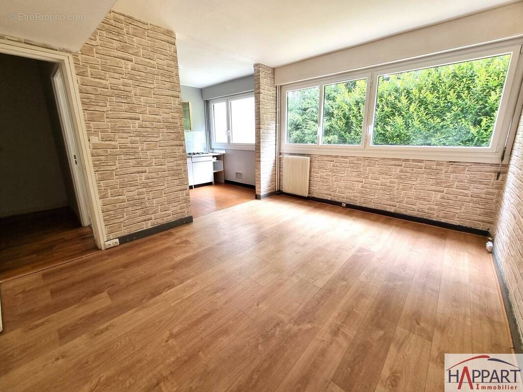 Appartement à VAUX-LE-PENIL