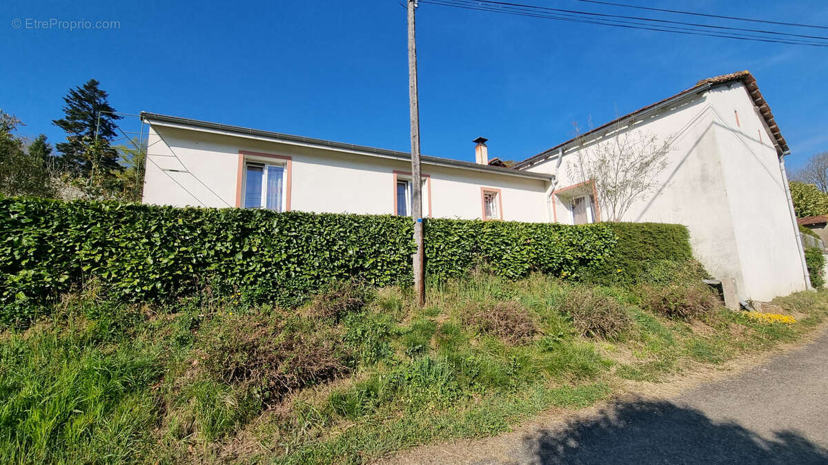 Maison à PEYRAUBE