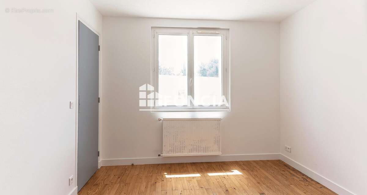 Une belle opportunité à Valence : un appartement qui a tout pour devenir votre coup de cœur ! - photo 4