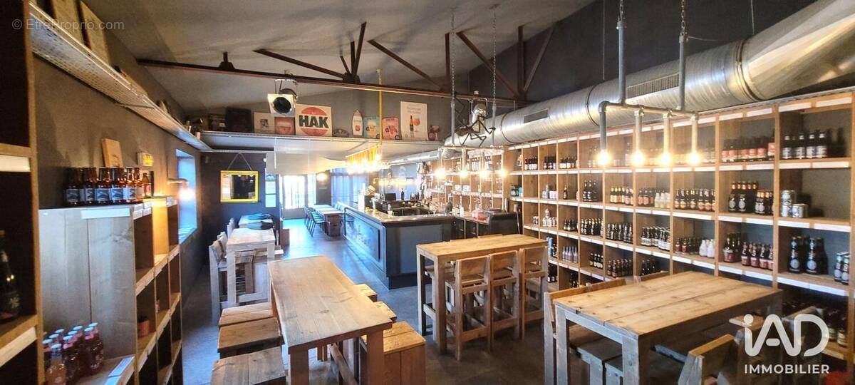 Photo 1 - Commerce à PERNES-LES-FONTAINES