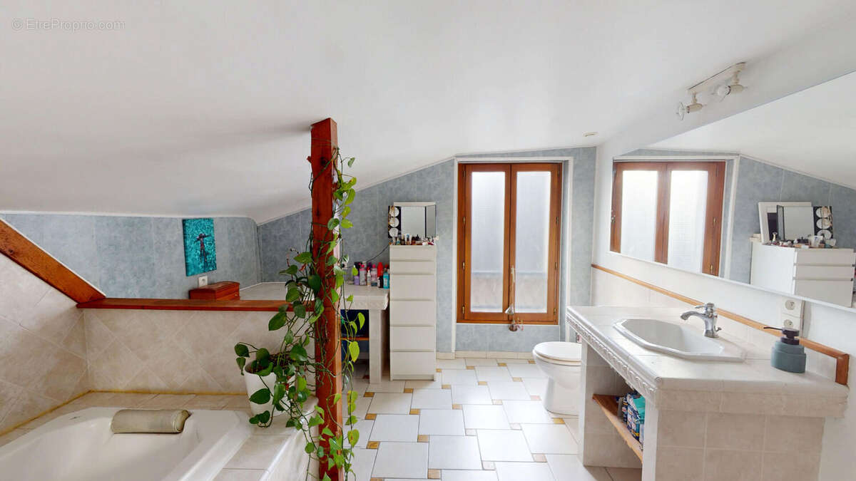 Maison à BAILLY-ROMAINVILLIERS