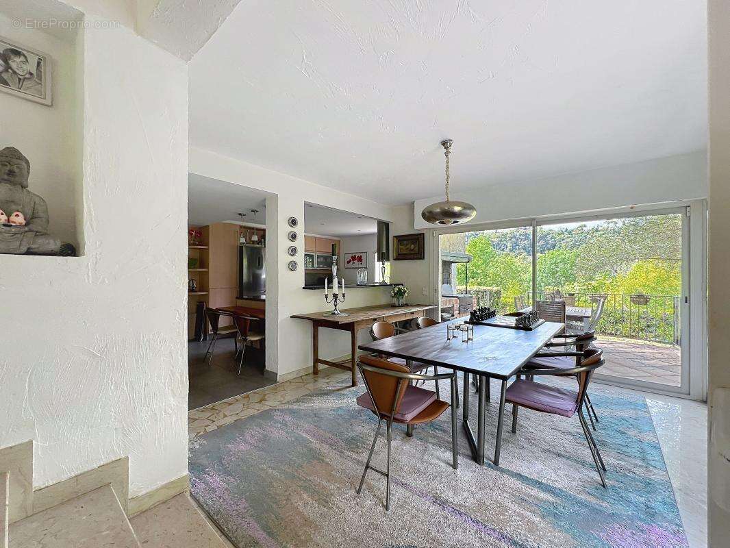 Maison à MOUGINS