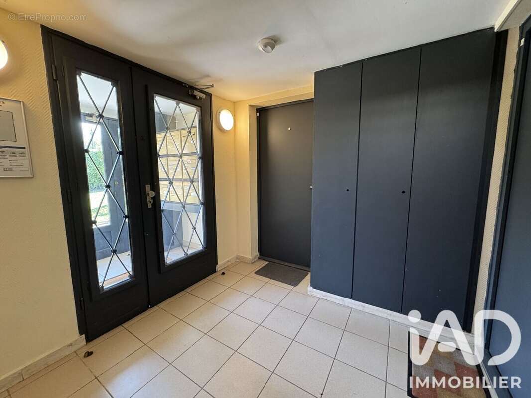 Photo 9 - Appartement à SAINTE-GENEVIEVE-DES-BOIS