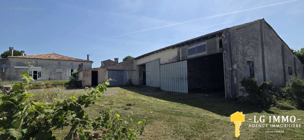 Maison à SAINT-ROMAIN-SUR-GIRONDE