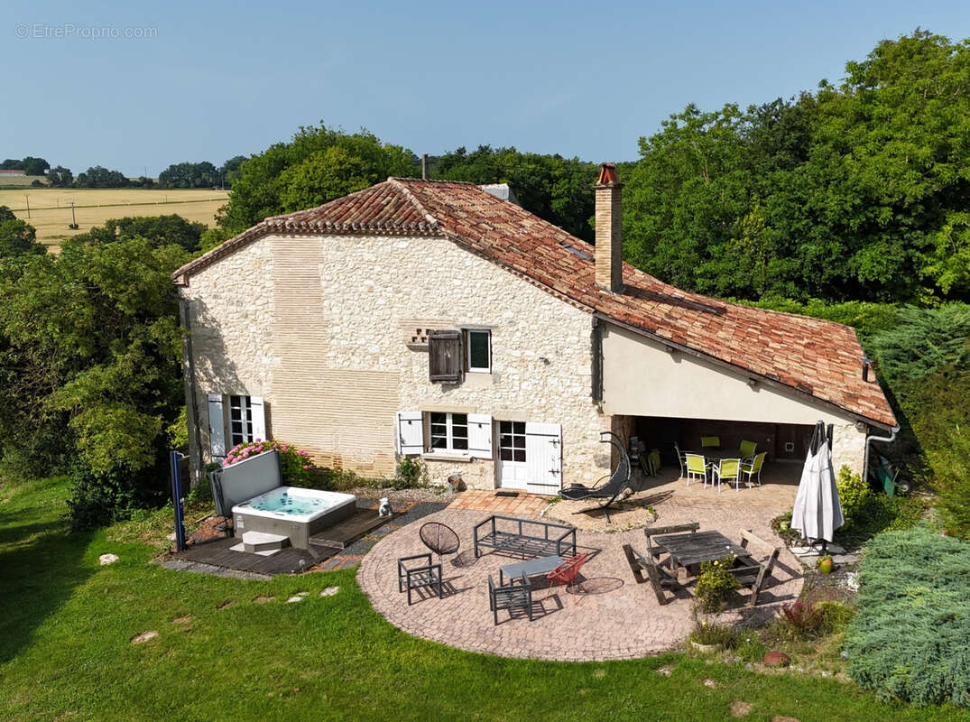 Maison à CASTELJALOUX