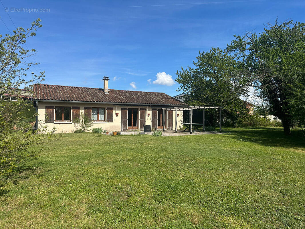 Maison à VAUGNERAY