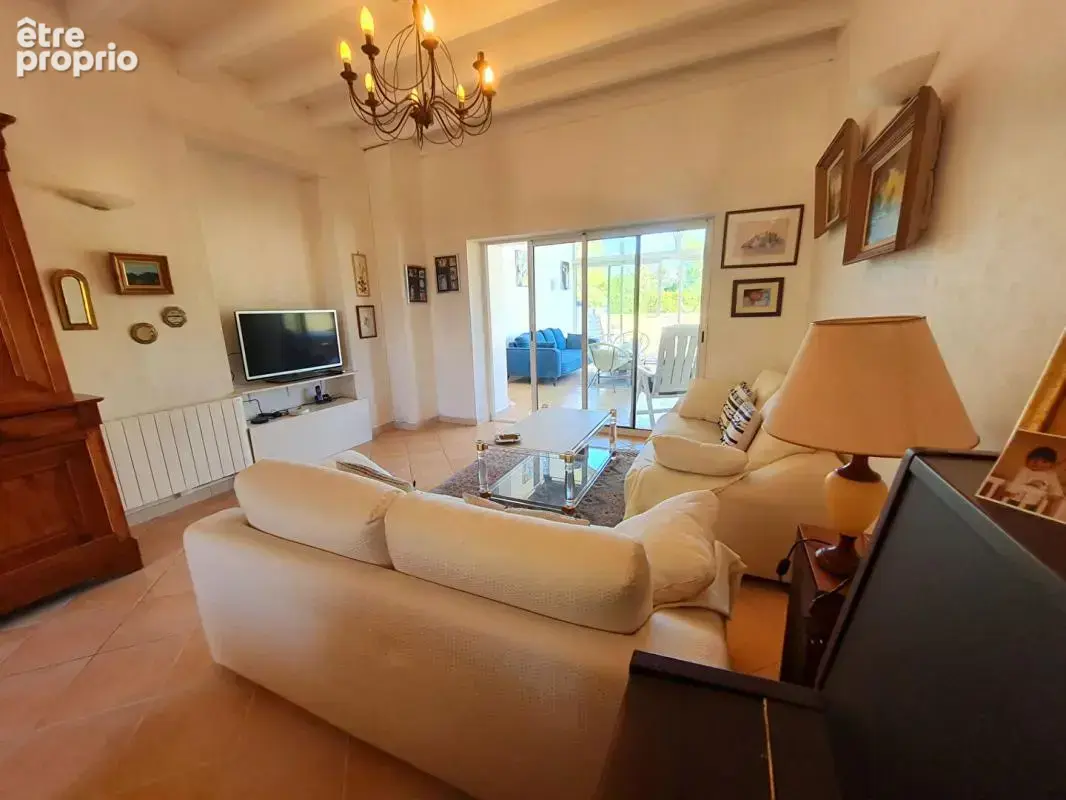 AUTHENTIQUE CHARENTAISE RENOVEE   3ch, veranda, 5000m2 de terrain, 2 garages - photo 14