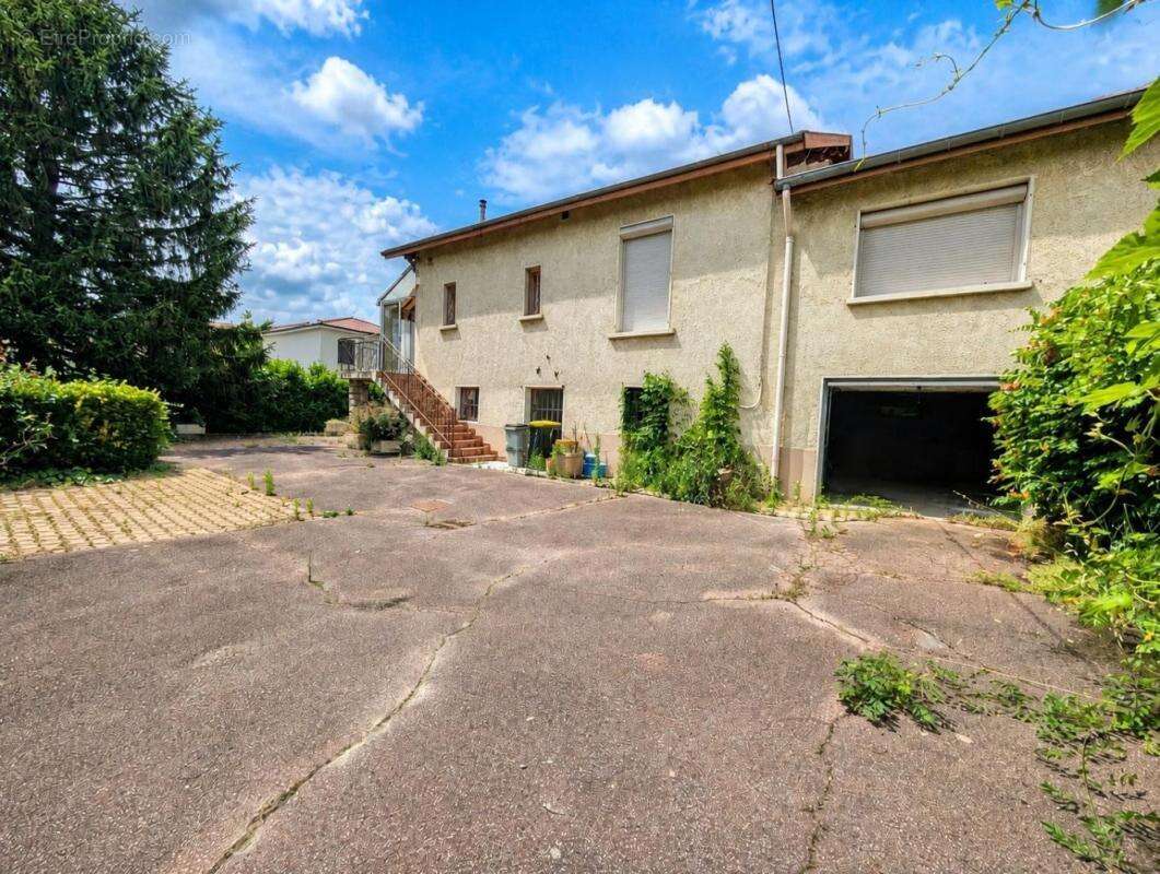 Maison 240 m² à Grigny  - photo 8