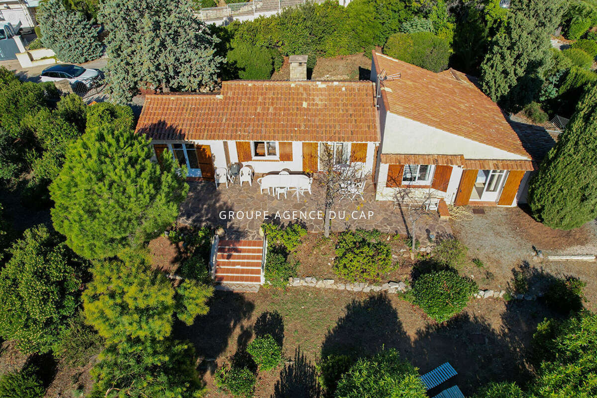 Maison à LES ISSAMBRES