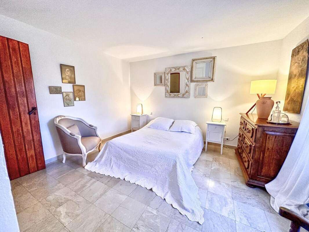Chambre niveau inter RMS by C ref 1696 - Maison à COGOLIN