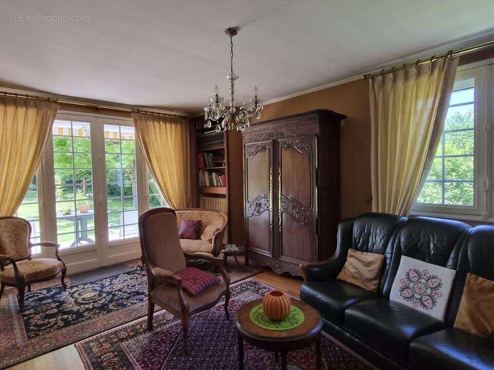 Maison à PAUCOURT