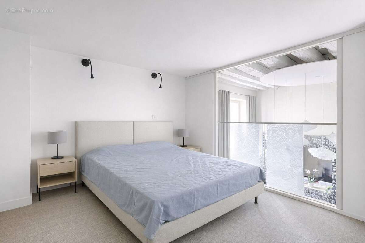 Appartement à PARIS-2E