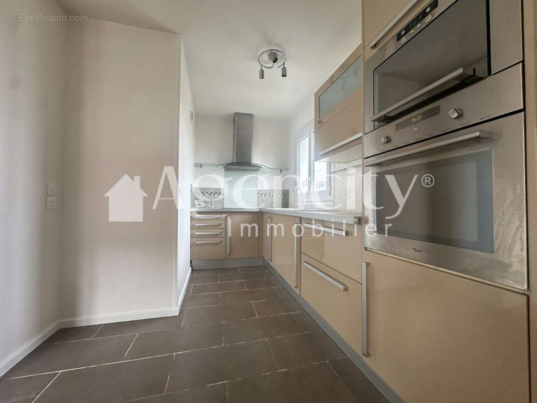 Appartement à CHAMPS-SUR-MARNE