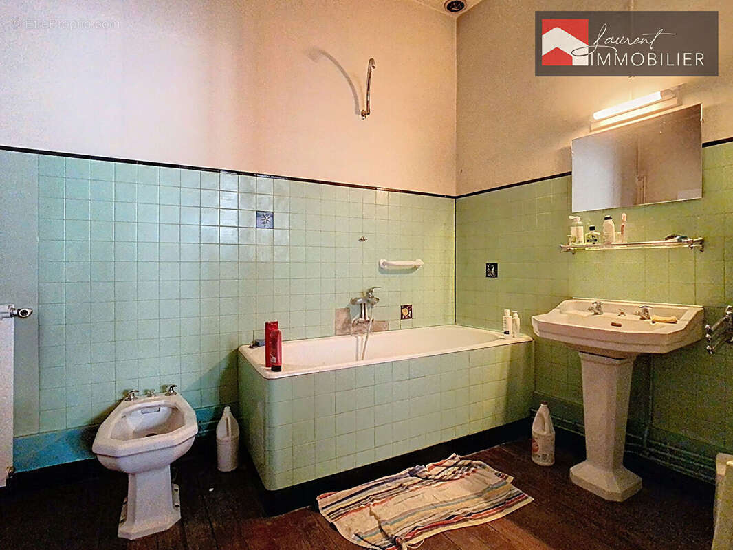 Maison à PONT-DE-VAUX