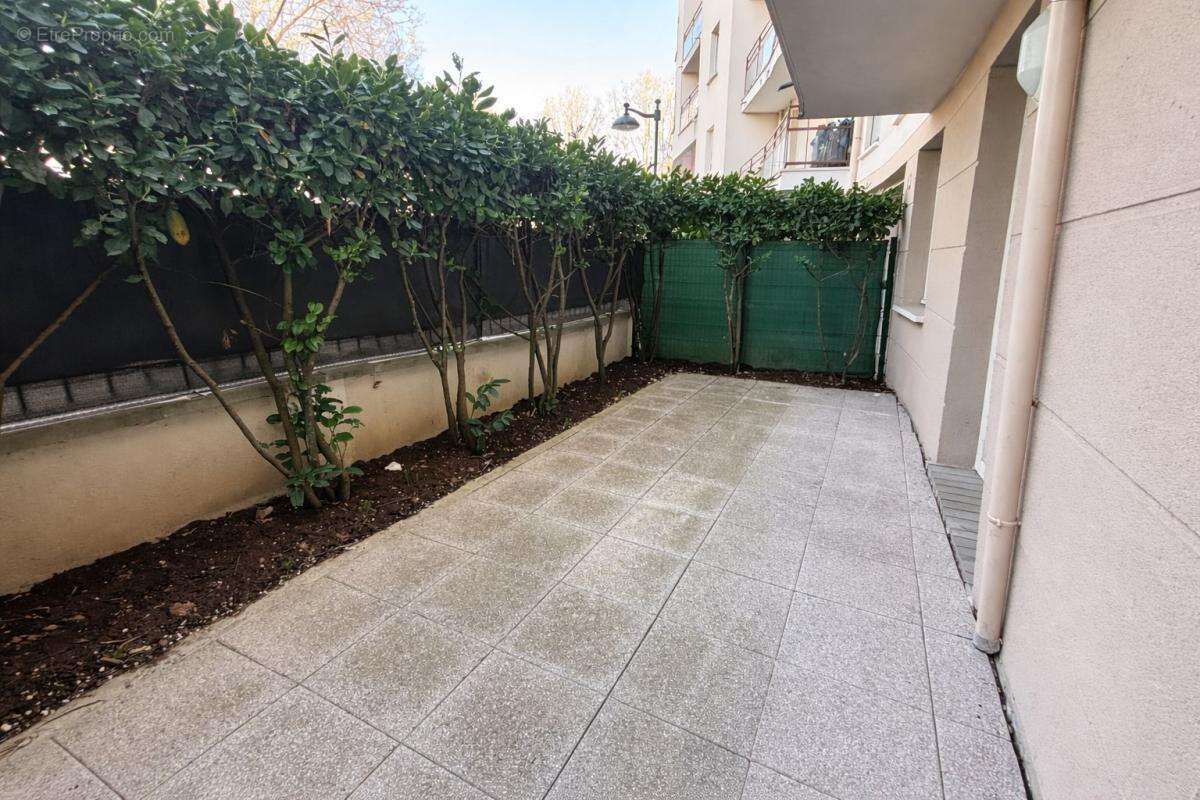 Appartement à SAINT-THIBAULT-DES-VIGNES