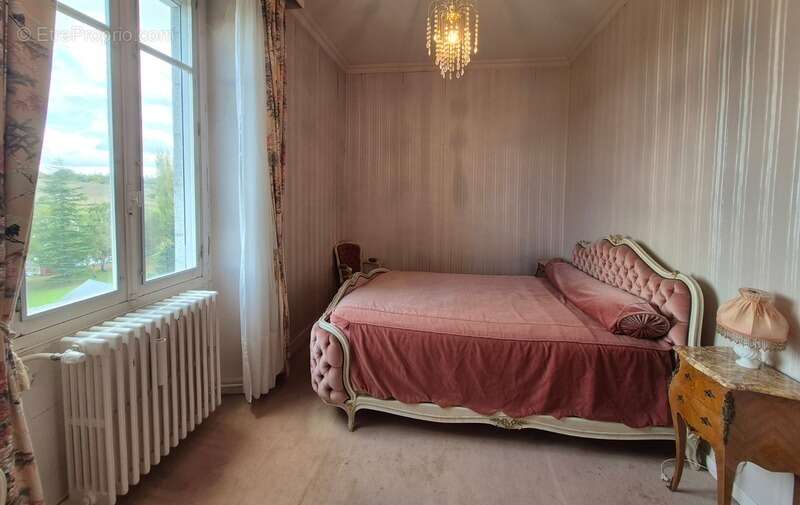 Maison à SAINT-JEAN-SUR-MAYENNE