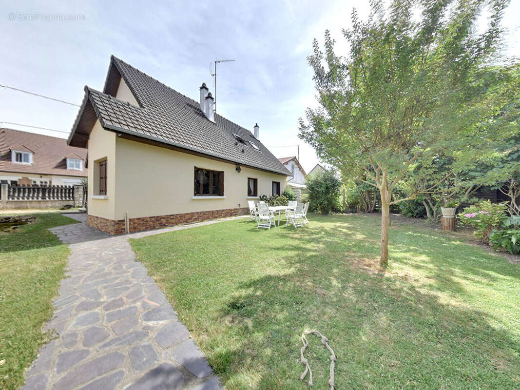 Charmante maison 5 pièces à vendre à Roissy en Brie - Quartier L'Avenir - photo 2