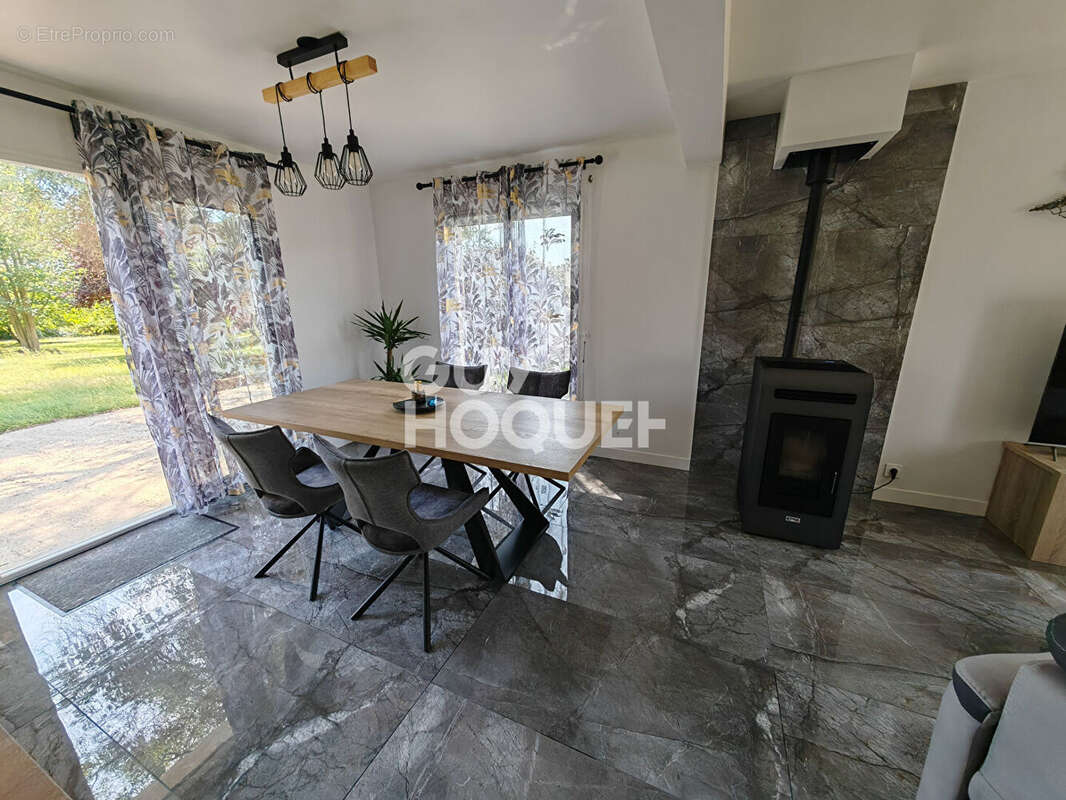 Maison à ROZ-SUR-COUESNON