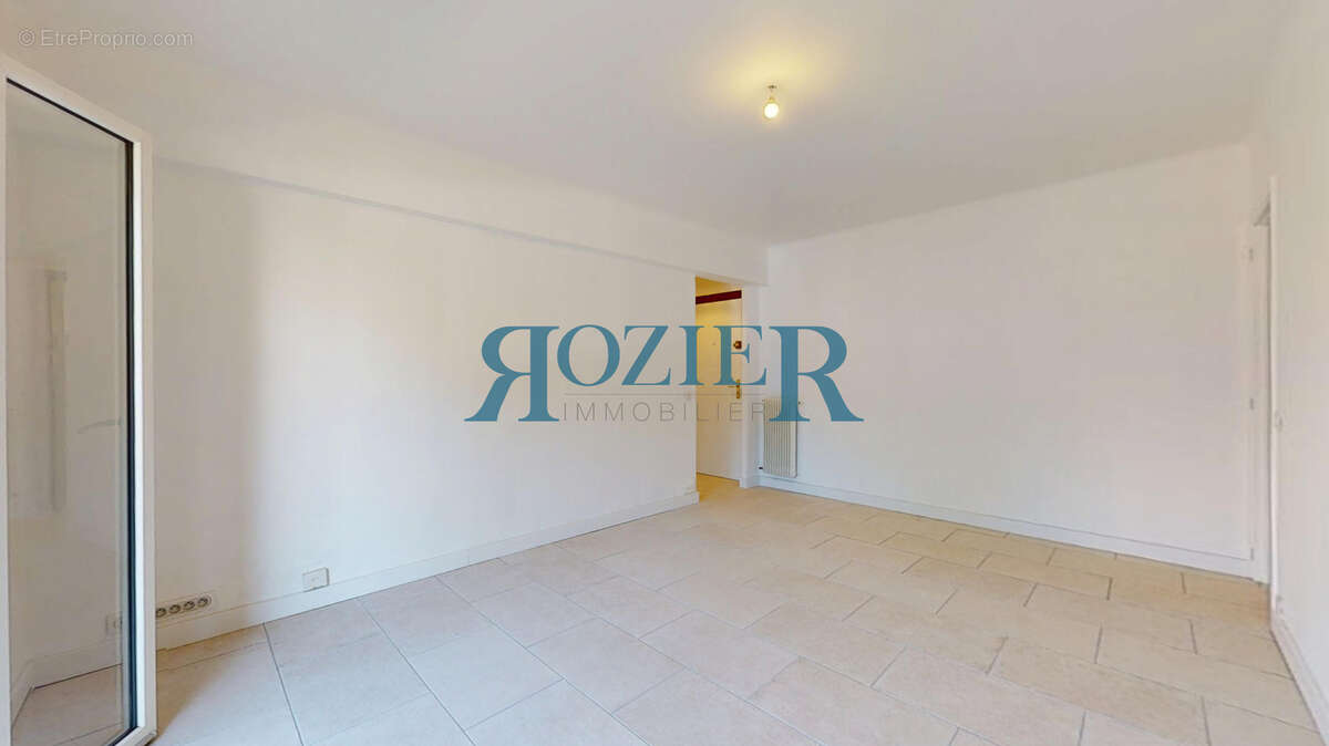 Appartement à VALLAURIS