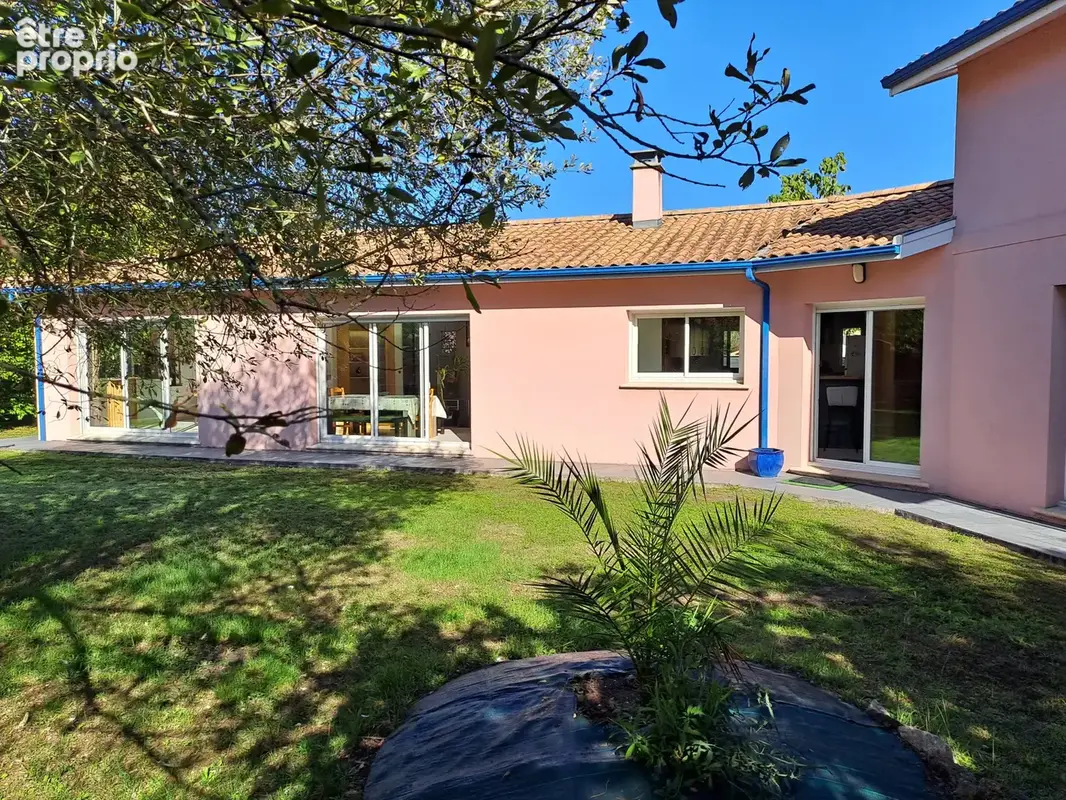 Maison familiale sur jolie parcelle végétalisée - photo 1