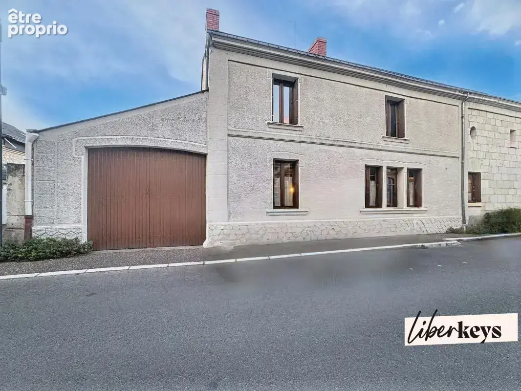 Maison de caractère rénovée de 207 m² avec jardin, garage et panneaux solaires – Neuillé - photo 17