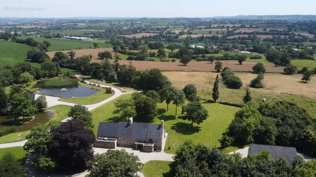 Maison à SAINT-SEVER-CALVADOS