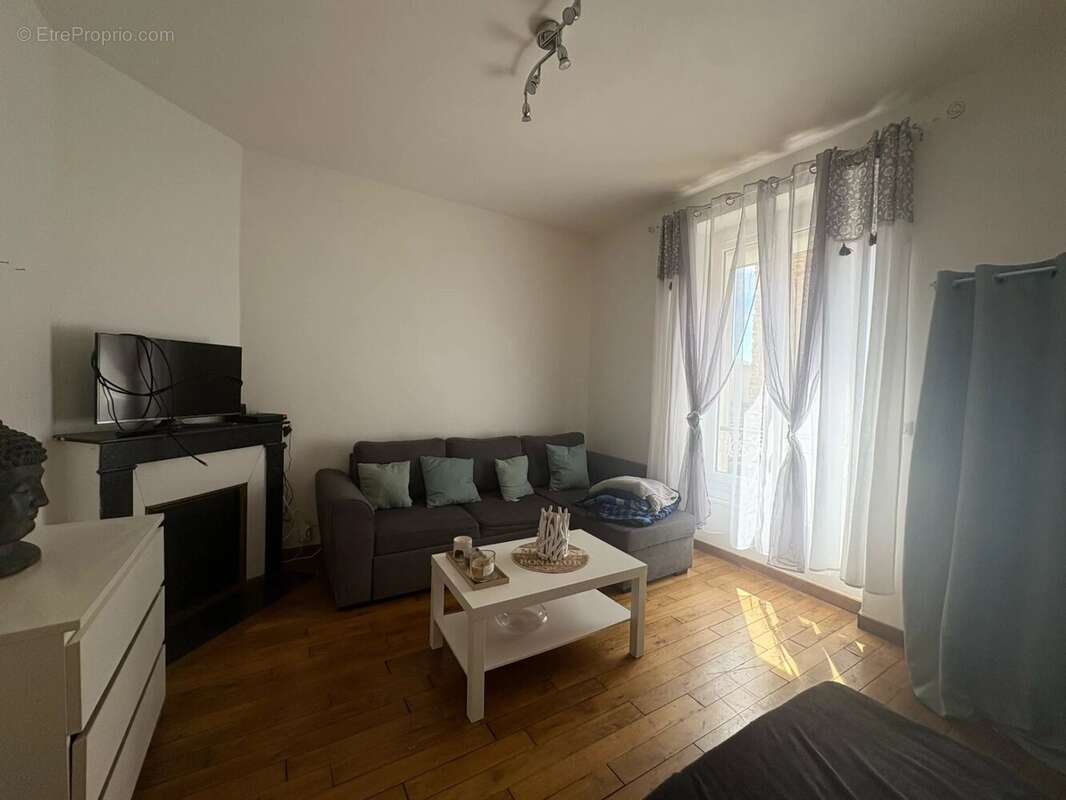 Maison meulière avec dépendance - photo 7