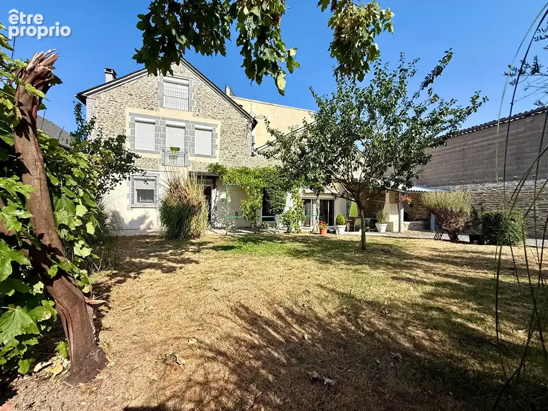 Maison de caractère  - 220 m² - 8  pieces - 5 chambres  - jardin - divisible en 2 maisons - charme et authenticité  à requista - - photo 1