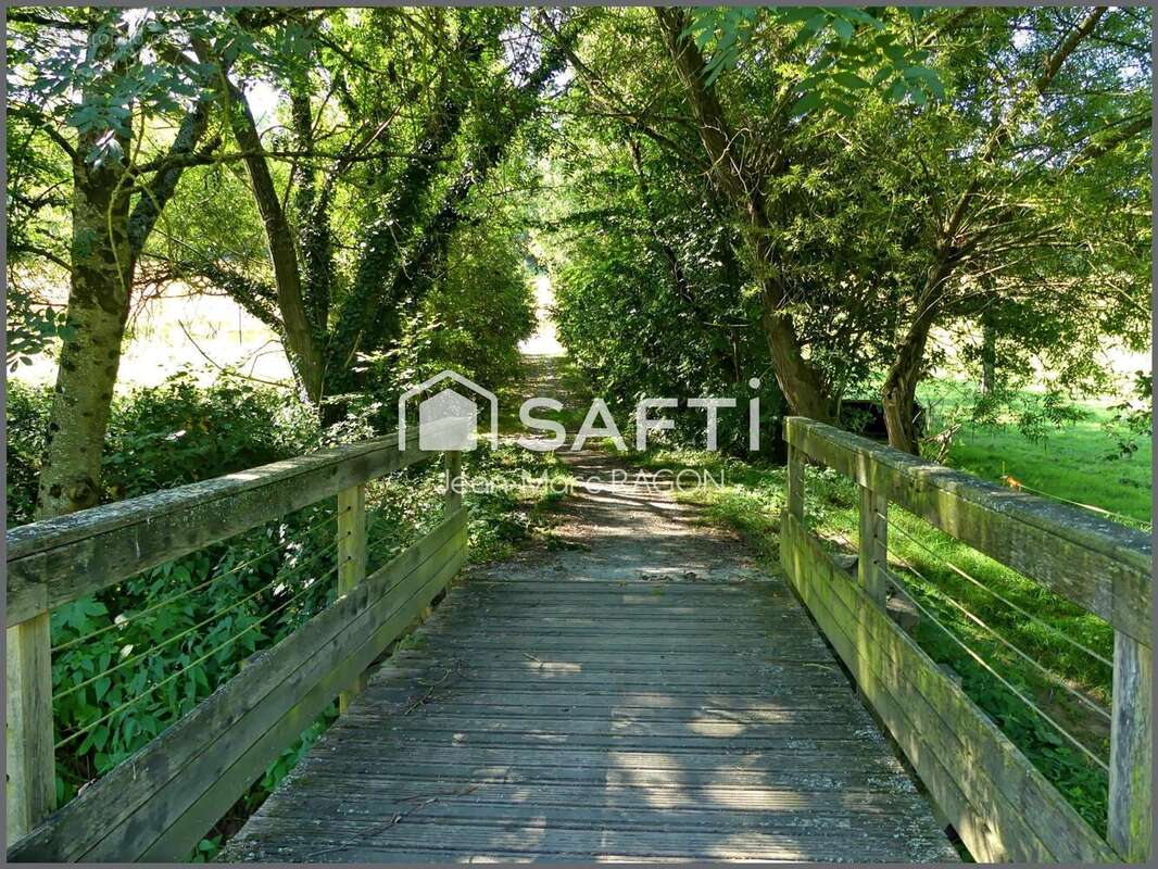 Terrain 651 m² à Montreuil-Sous-Perouse  - photo 6