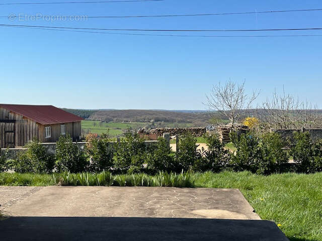 Maison à CHASTELLUX-SUR-CURE