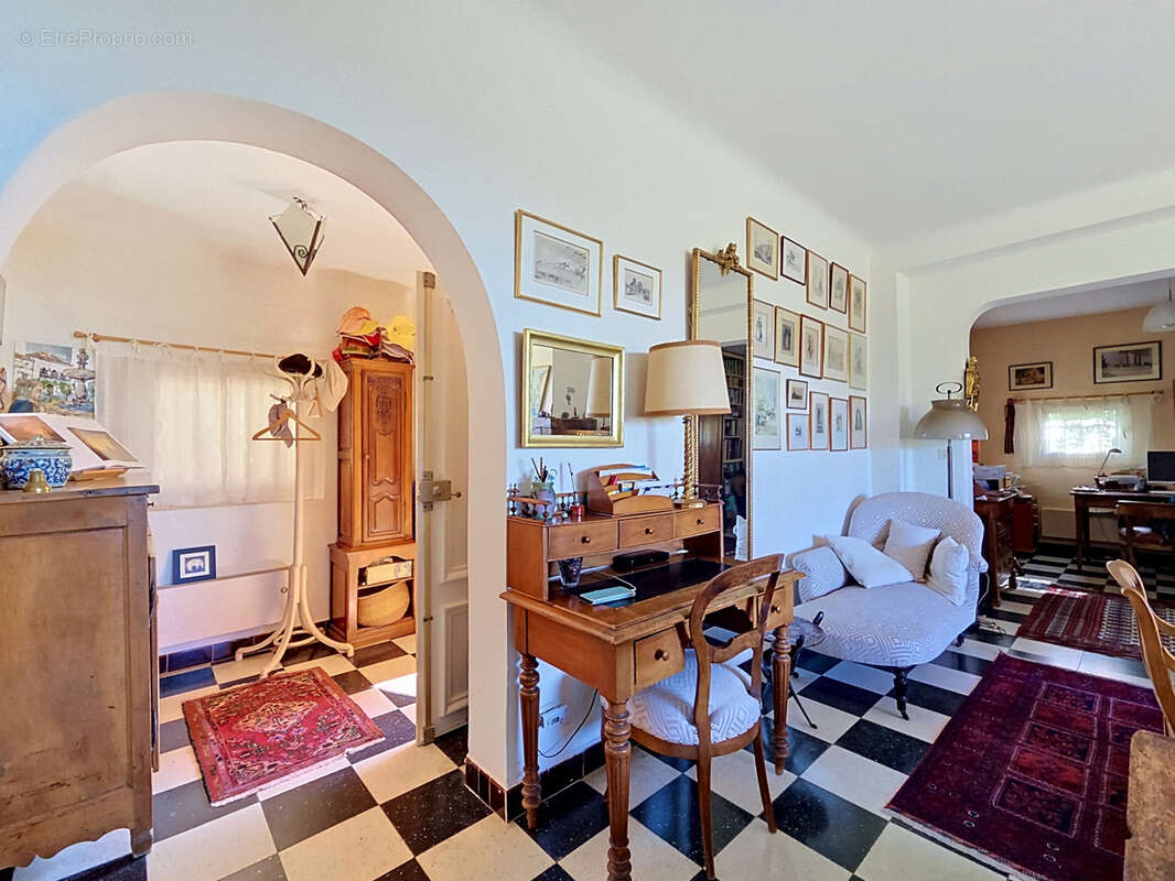 Vence - proche centre - 3p + studio - photo 4