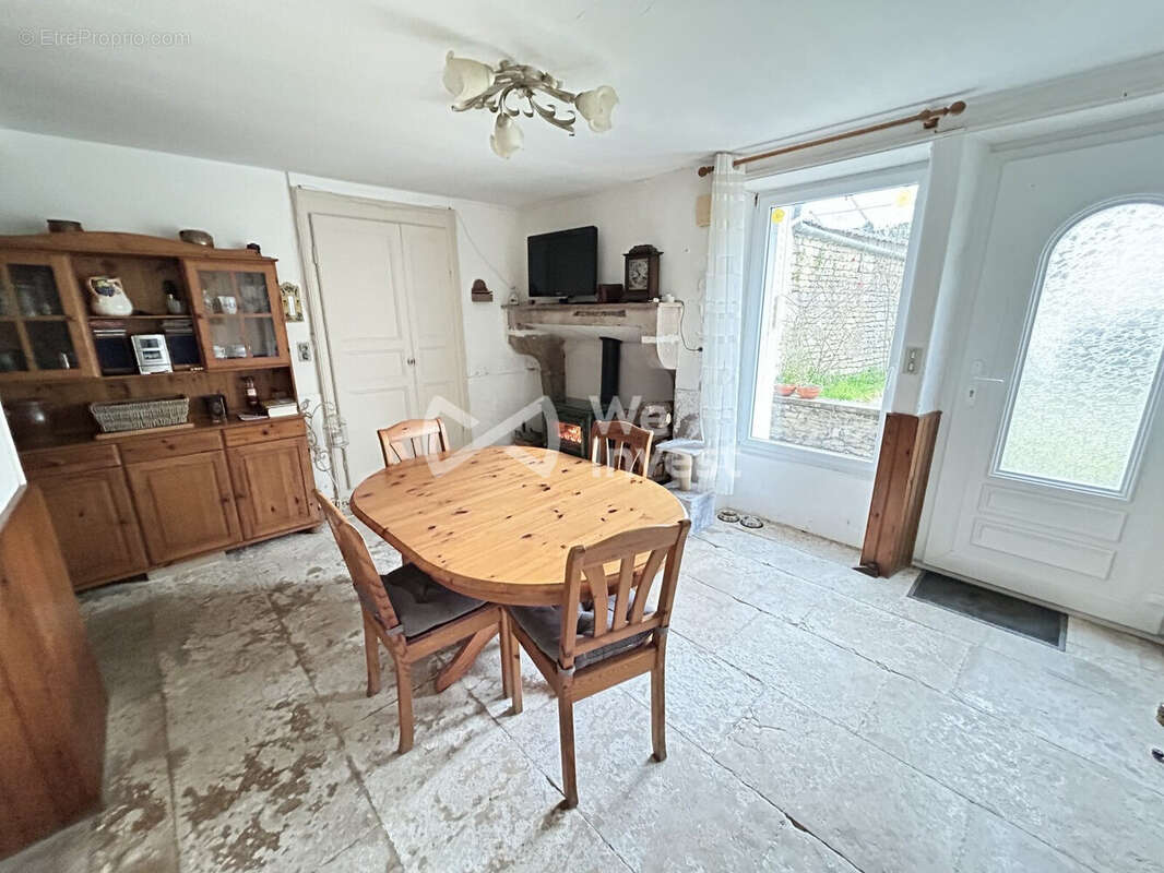 Maison à ANCY-LE-FRANC