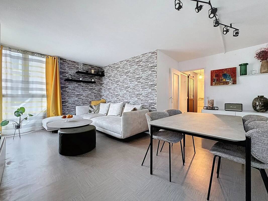 Appartement à ELANCOURT
