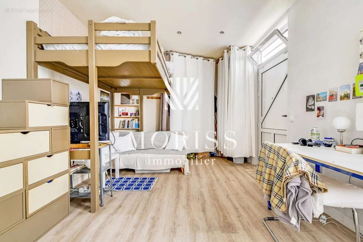 Appartement à PARIS-18E