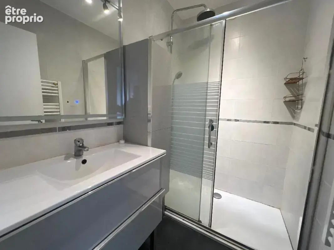 Maison familiale de 140 m² - 5 chambres ou 4 chambres + 1 bureau - Superbe terrain de 1 550 m² - Fort potentiel - photo 4