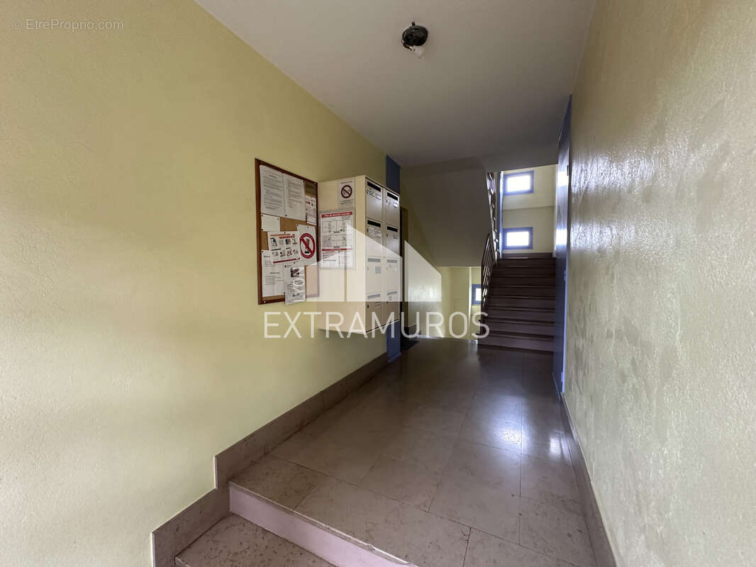 Appartement à L'ARBRESLE