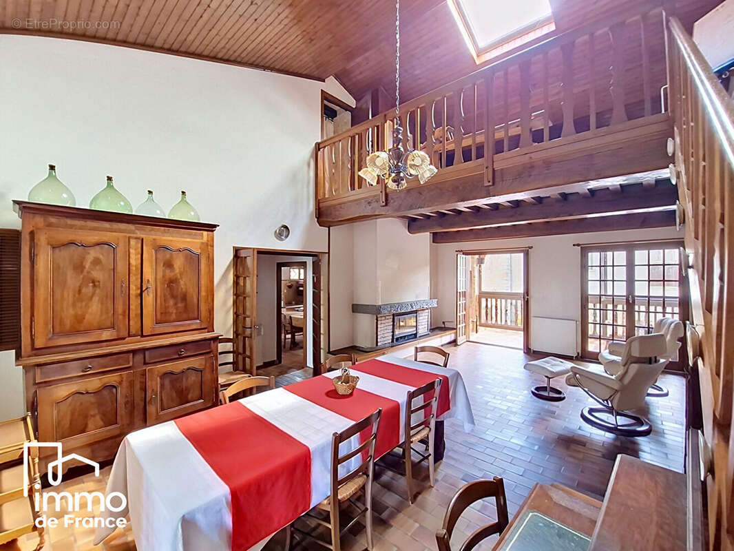 Maison de village 6 pièces 258 m2 à Revonnas avec terrain - photo 15