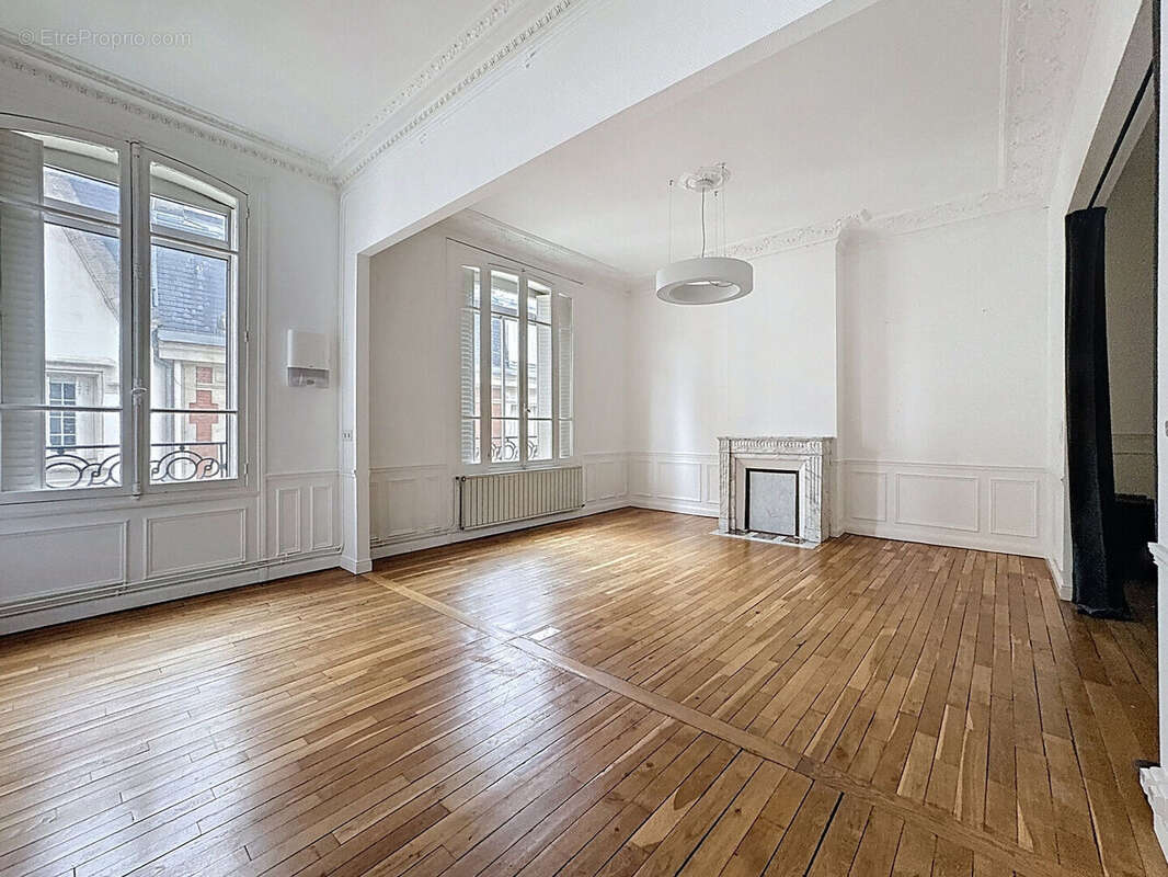 À vendre - rue de tambour - hyper centre de reims - appartement type 5 - 3 chambres - parking - cave - photo 3
