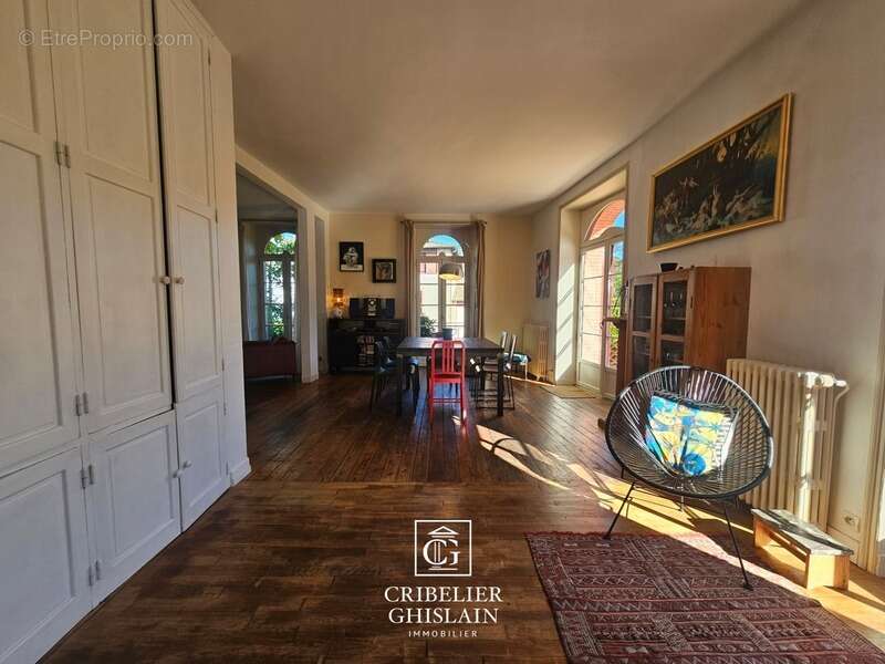 Clisson centre historique – Maison de caractère 150 m², 3 chambres, terrasse et accès rivière - photo 9