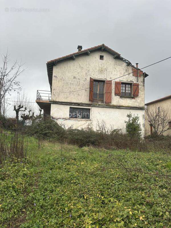 Maison à SAINT-JULIEN-LES-ROSIERS