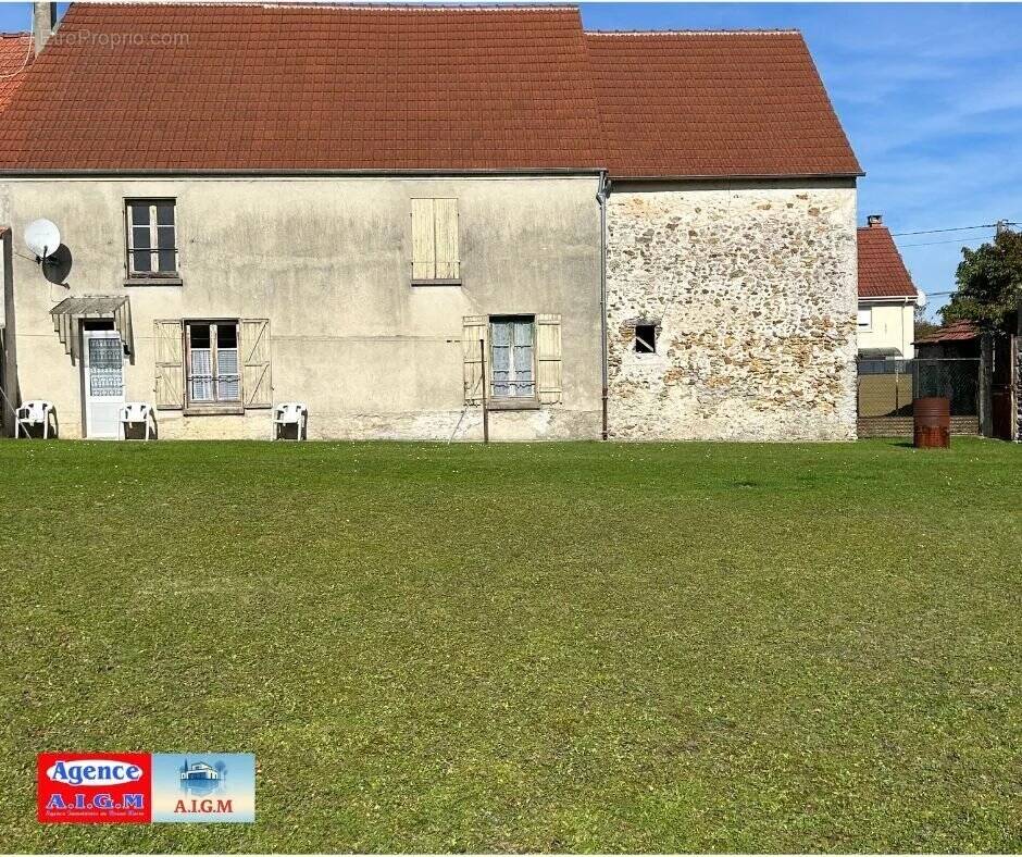 Maison à CRECY-LA-CHAPELLE