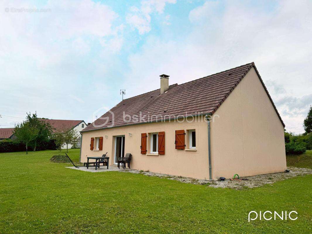 Jolie maison de construction traditionnelle de 2015 - photo 2