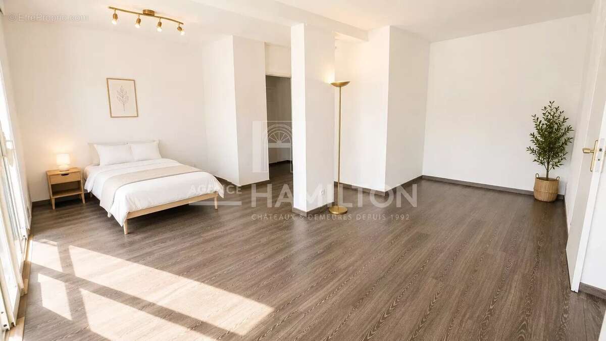 Appartement à MANDELIEU-LA-NAPOULE