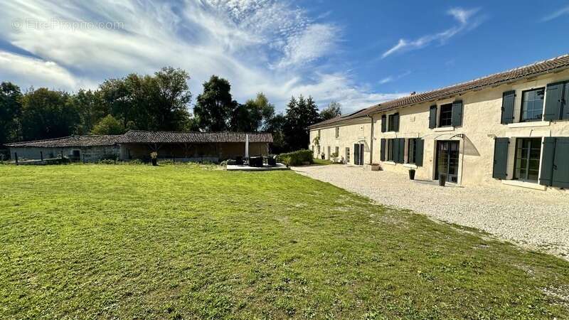 Maison à CHALLIGNAC