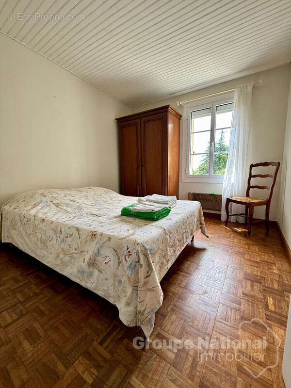 Mas de village en pierre de 103m2 sur 313m2 de terrain - Saint Marcel De Careiret - photo 8