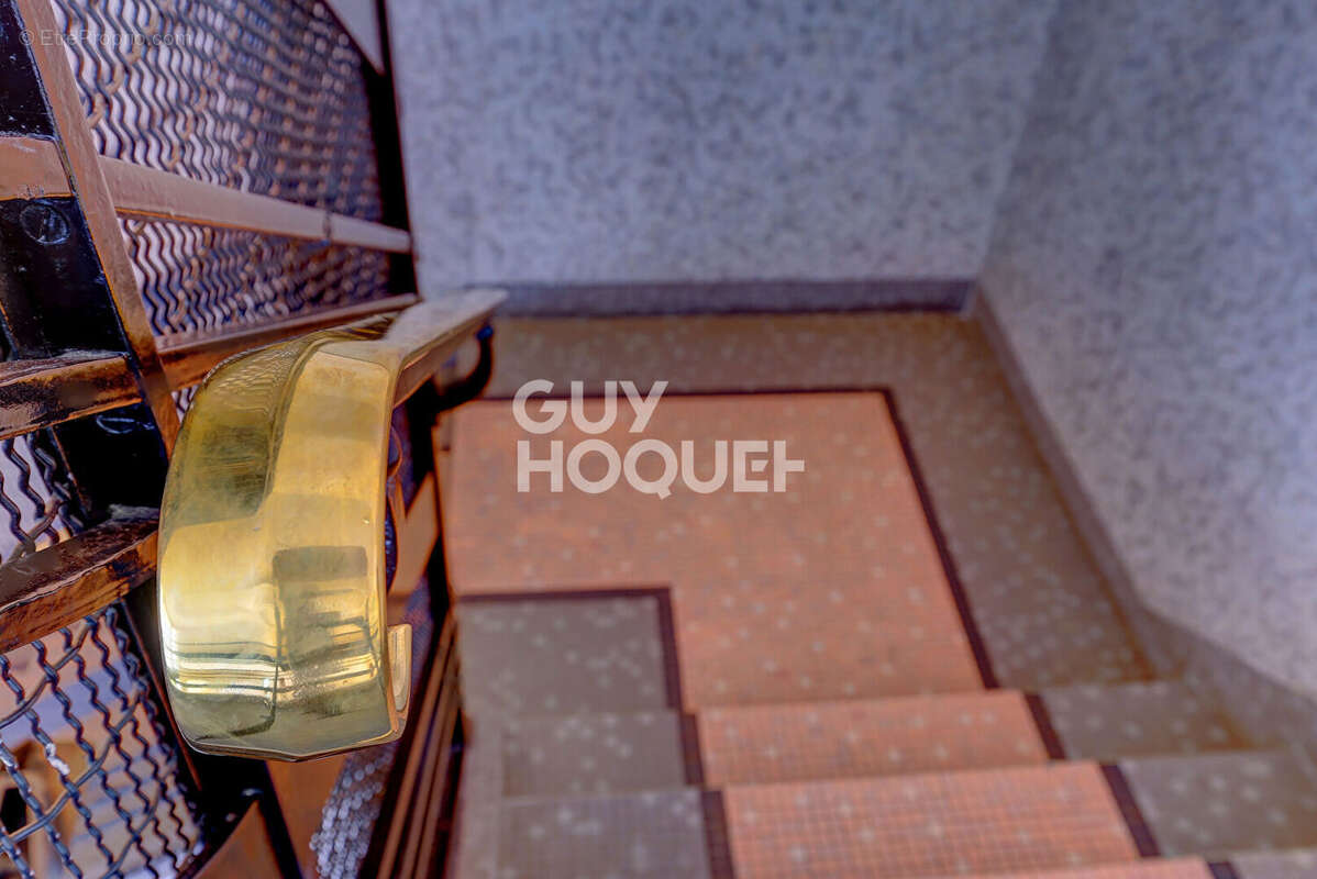 Appartement à COURBEVOIE